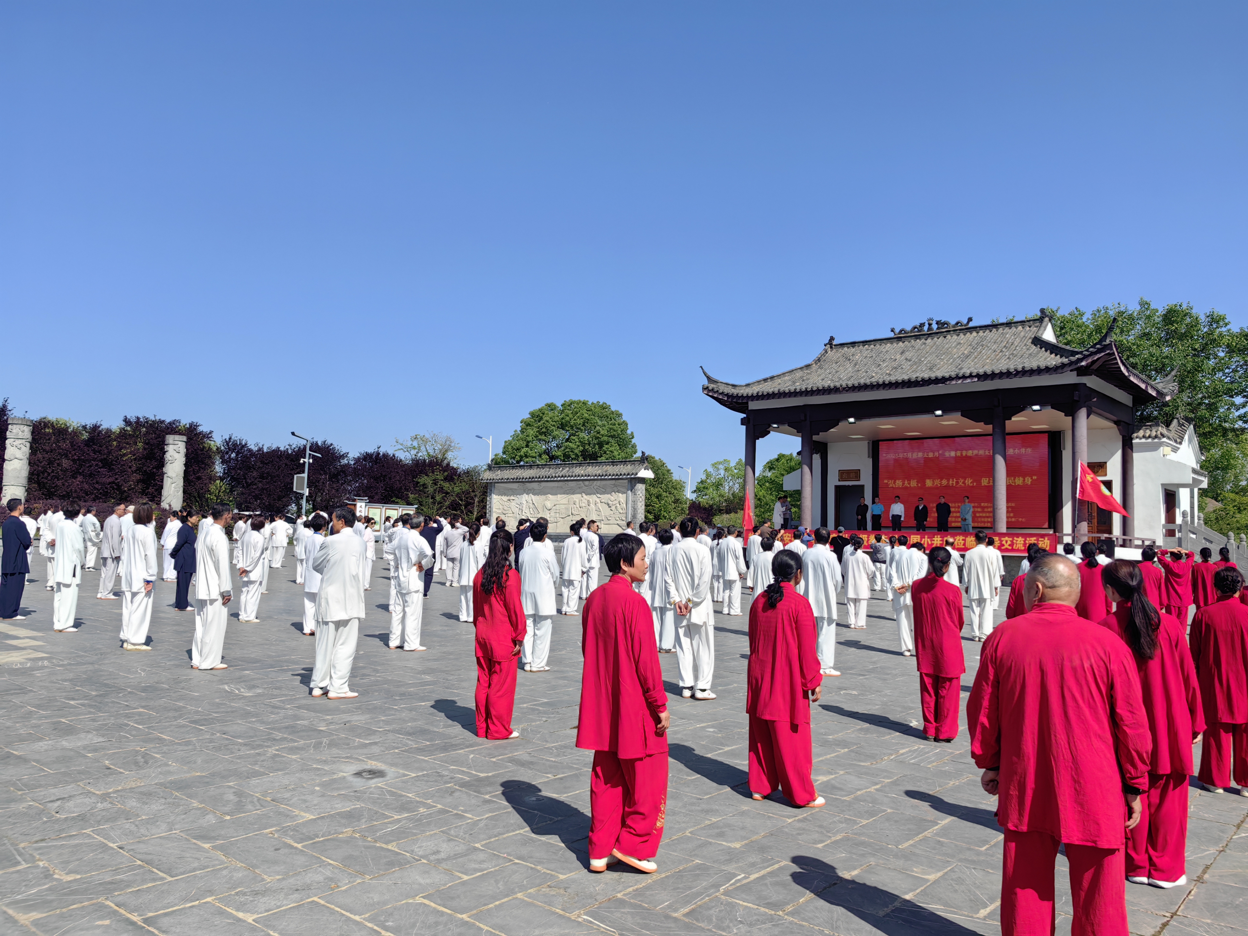 中国九游体育-包含篮球友谊赛，南城闪电队与庐州玄武队绝杀，VAR改判成焦点！韧性与执行并存的词条
